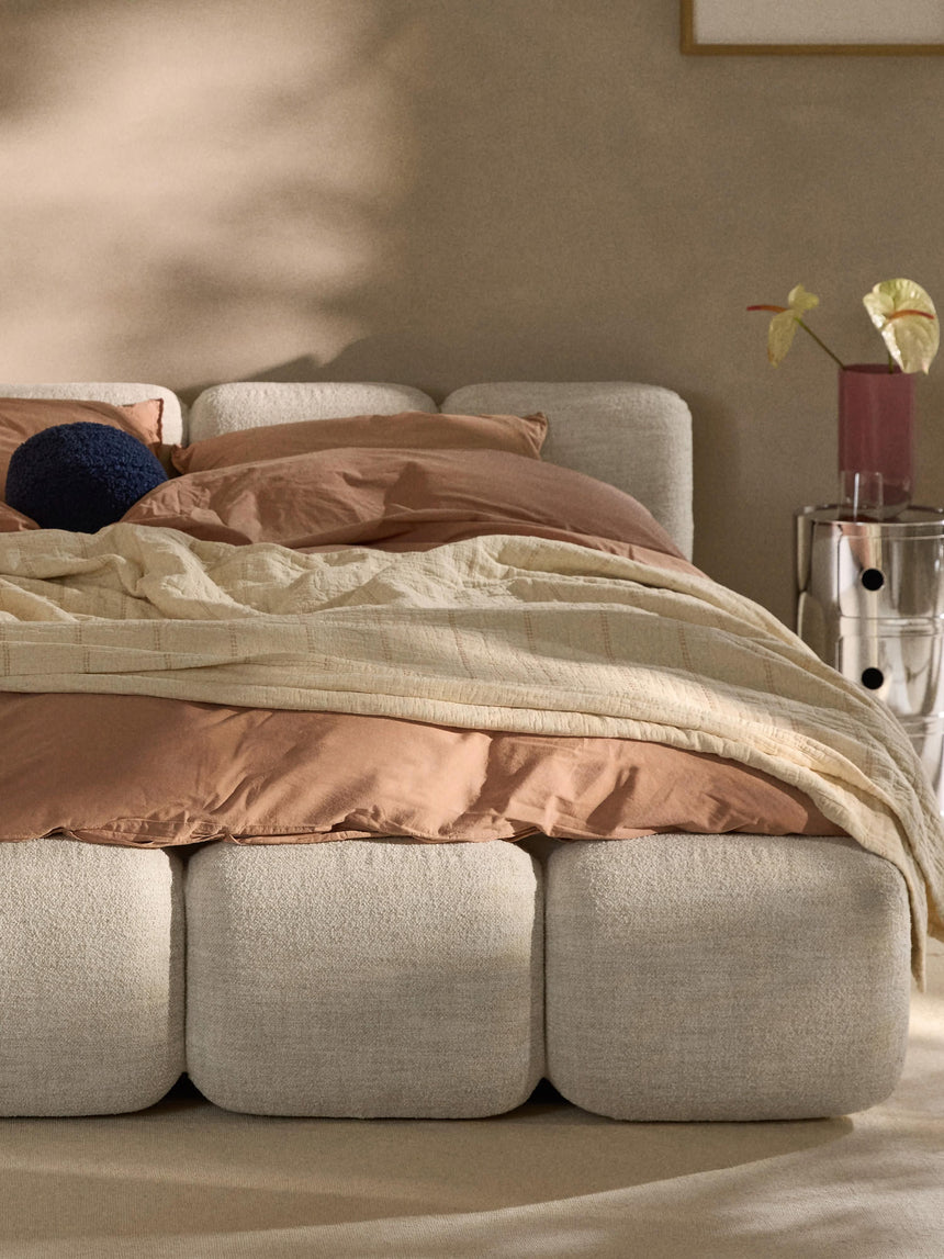 Bom Çift Kişilik Karyola Açık Bej Bukle