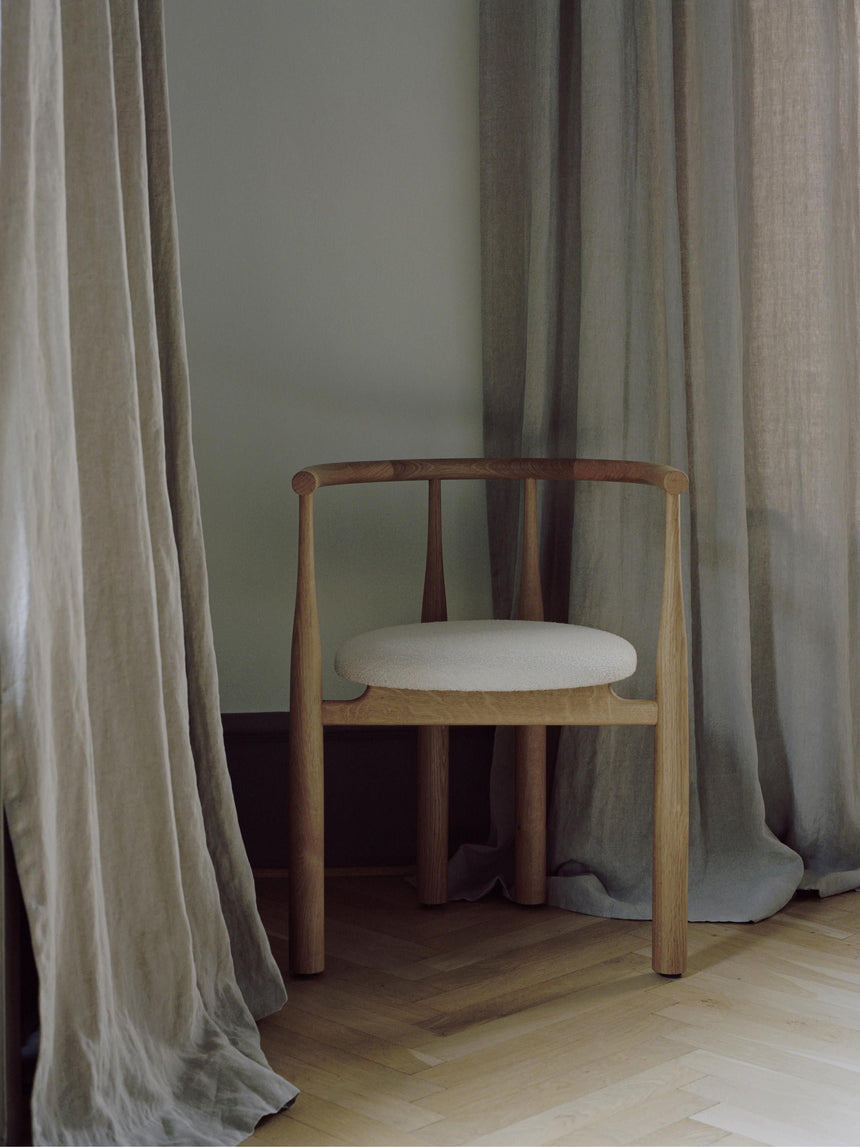 Bors Kırık Beyaz Bukle Minderli Ahşap Sandalye Meşe