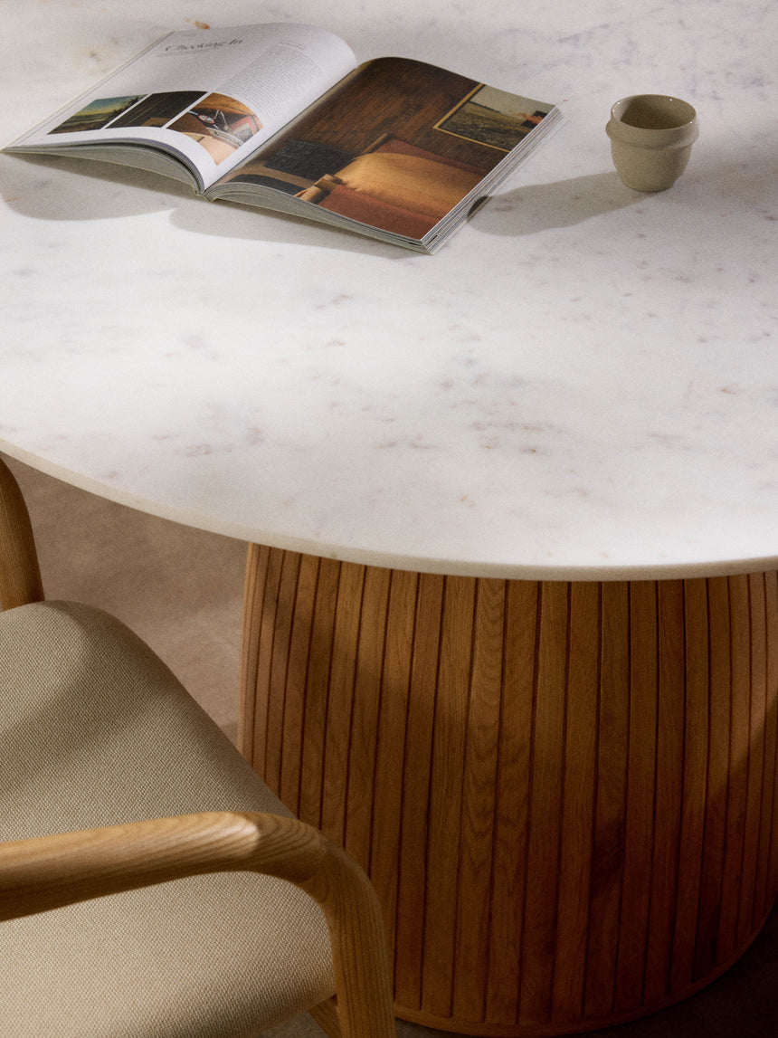 Fold Yuvarlak Beyaz Mermer Tablalı Ahşap Yemek Masası Meşe