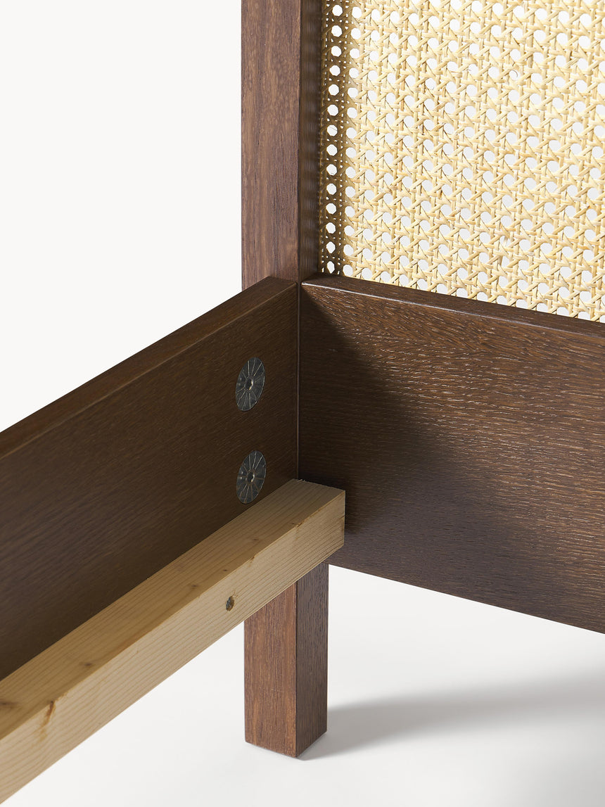 Kate Çift Kişilik Hazeran Ahşap Karyola Ceviz