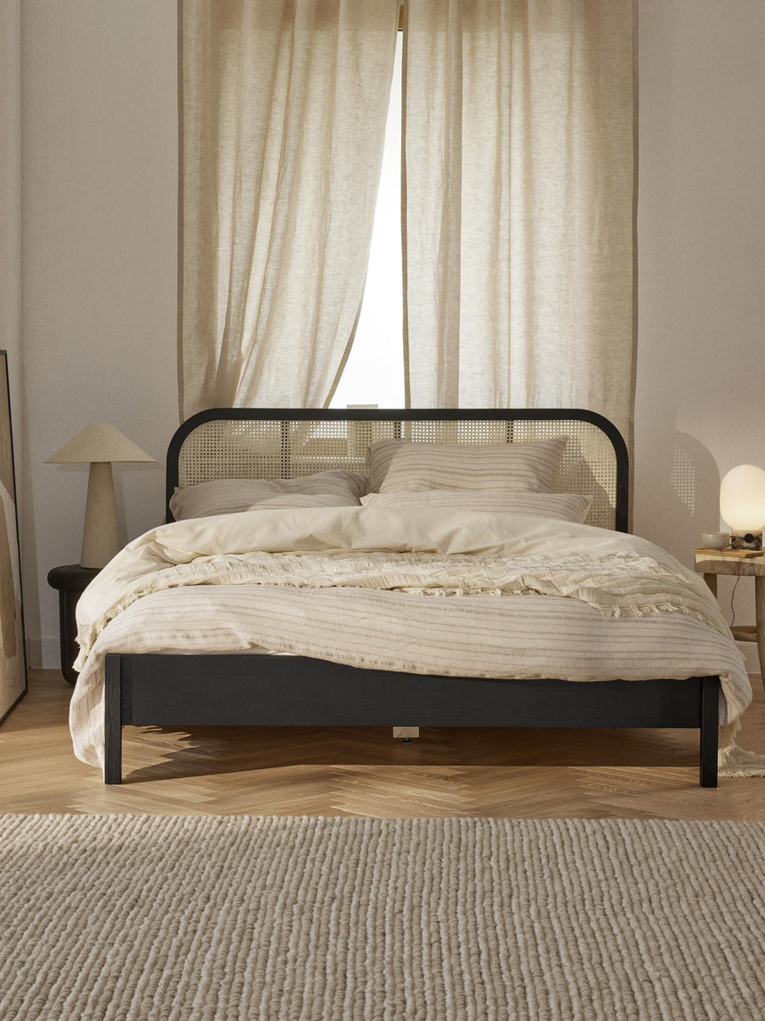 Kate Çift Kişilik Hazeran Ahşap Karyola Siyah