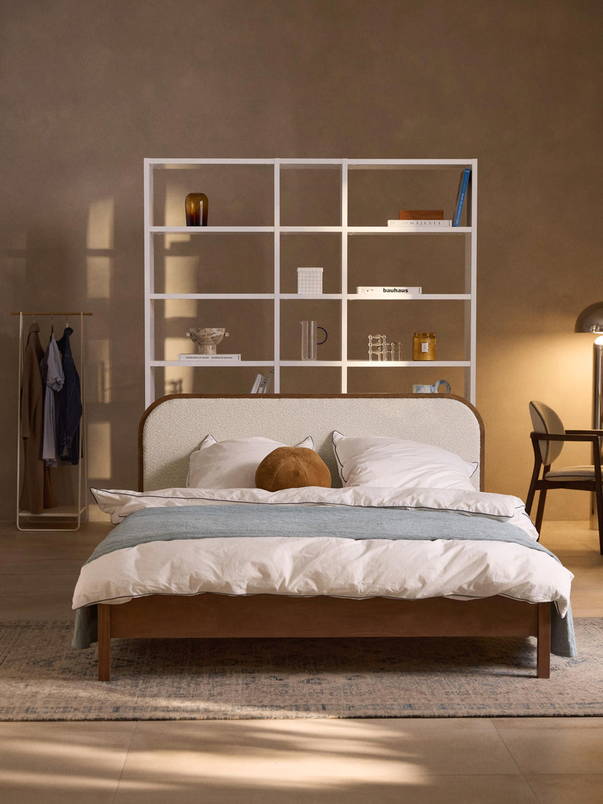 Kate Çift Kişilik Kırık Beyaz Bukle Ahşap Karyola Ceviz