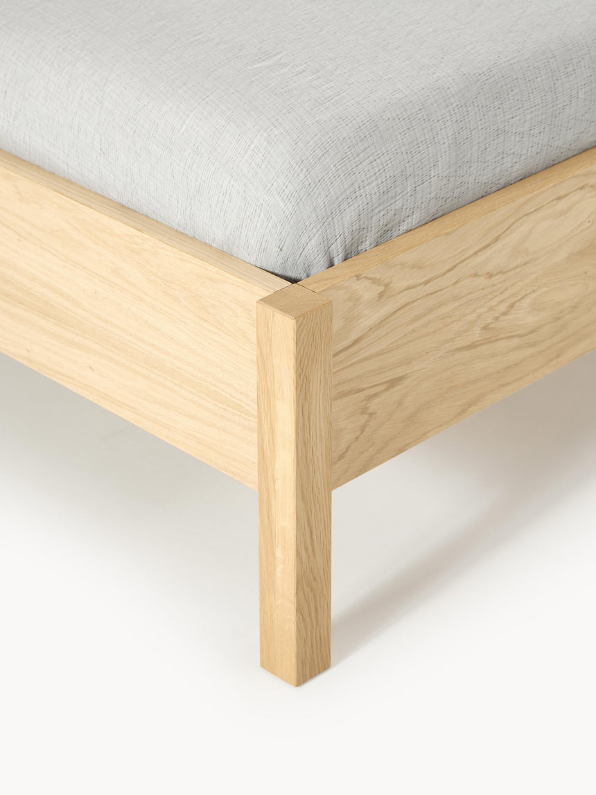 Kate Çift Kişilik Kırık Beyaz Bukle Ahşap Karyola Meşe