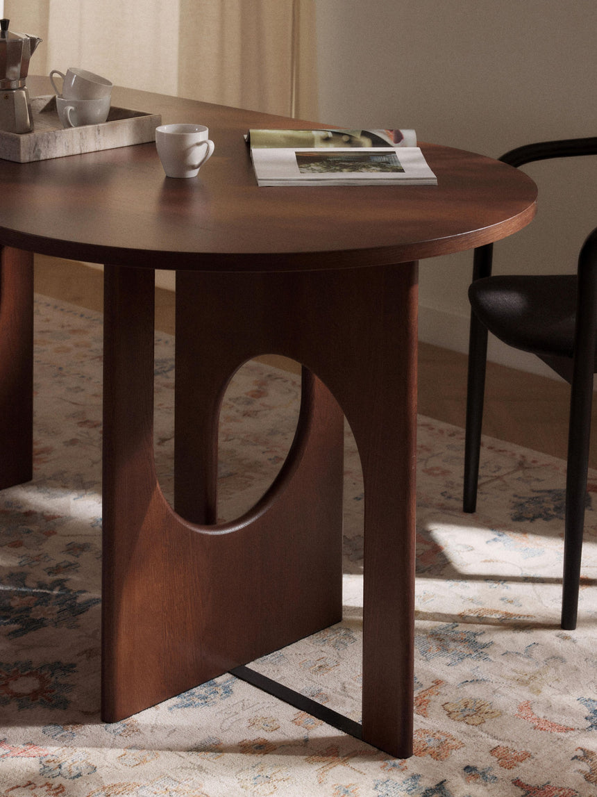 Love Oval Ahşap Yemek Masası Ceviz