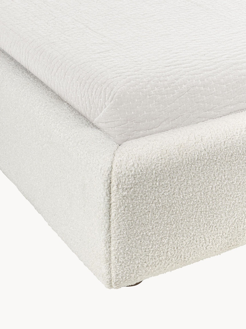 Merit Çift Kişilik Karyola Kırık Beyaz Bukle