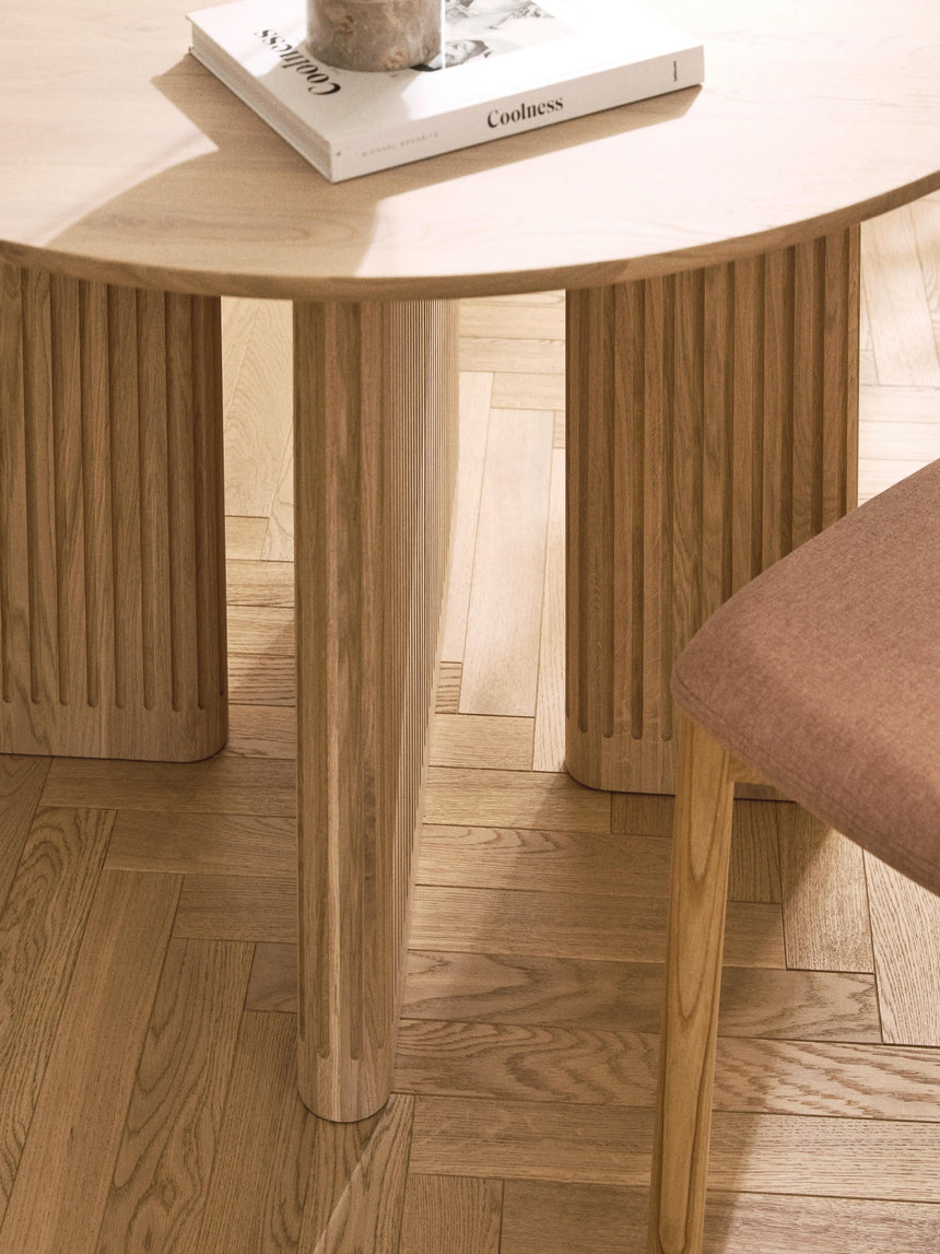 Meta Yuvarlak Ahşap Yemek Masası Meşe