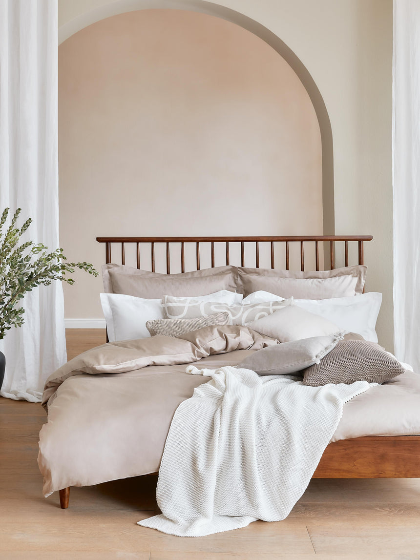 Roma Çift Kişilik Ahşap Karyola Ceviz