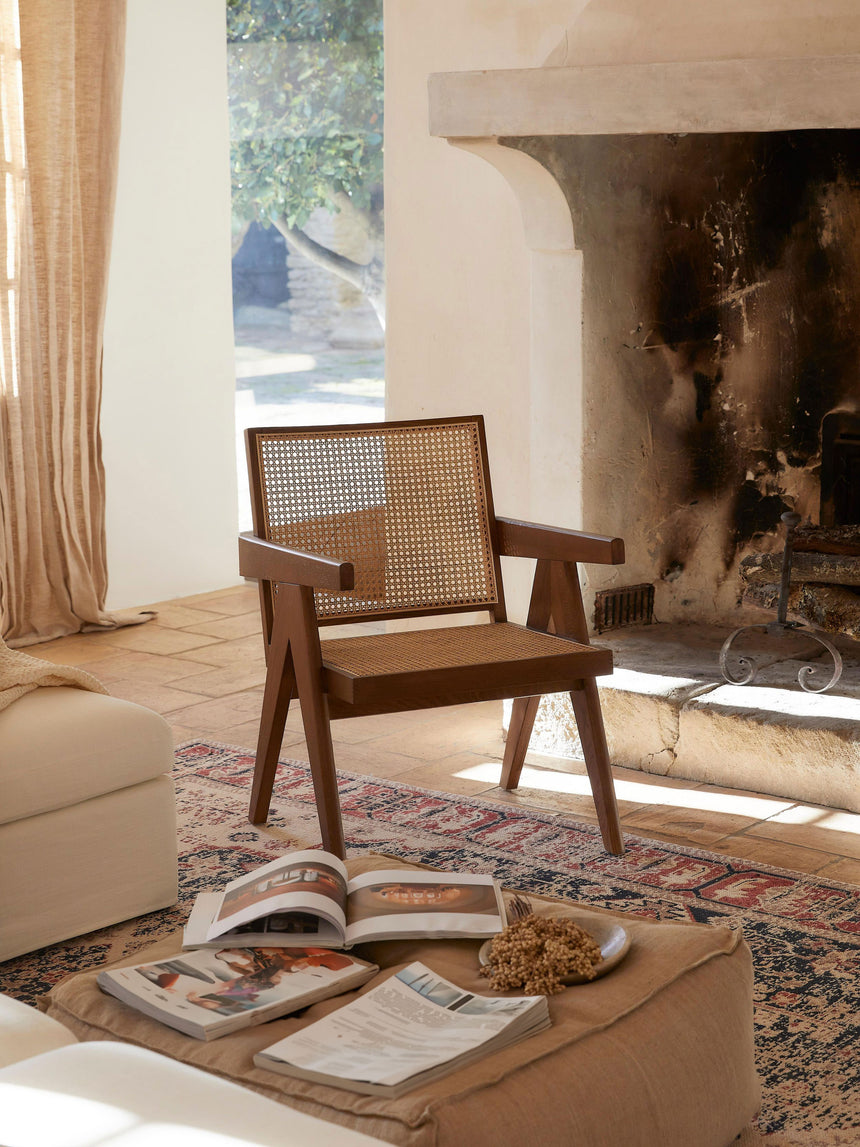 Sara Hazeran İşlemeli Ahşap Koltuk Ceviz