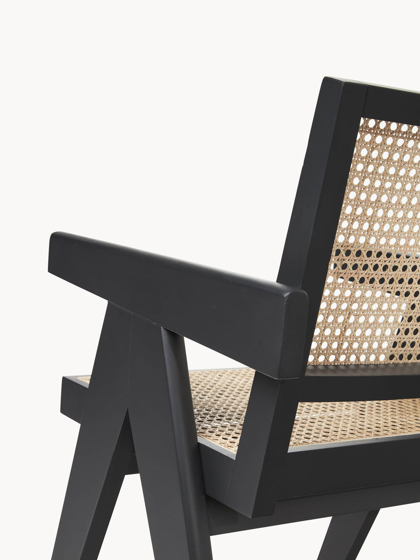 Sara Hazeran İşlemeli Kollu Ahşap Sandalye Siyah