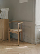 Bors Hazeran İşlemeli Ahşap Sandalye Meşe