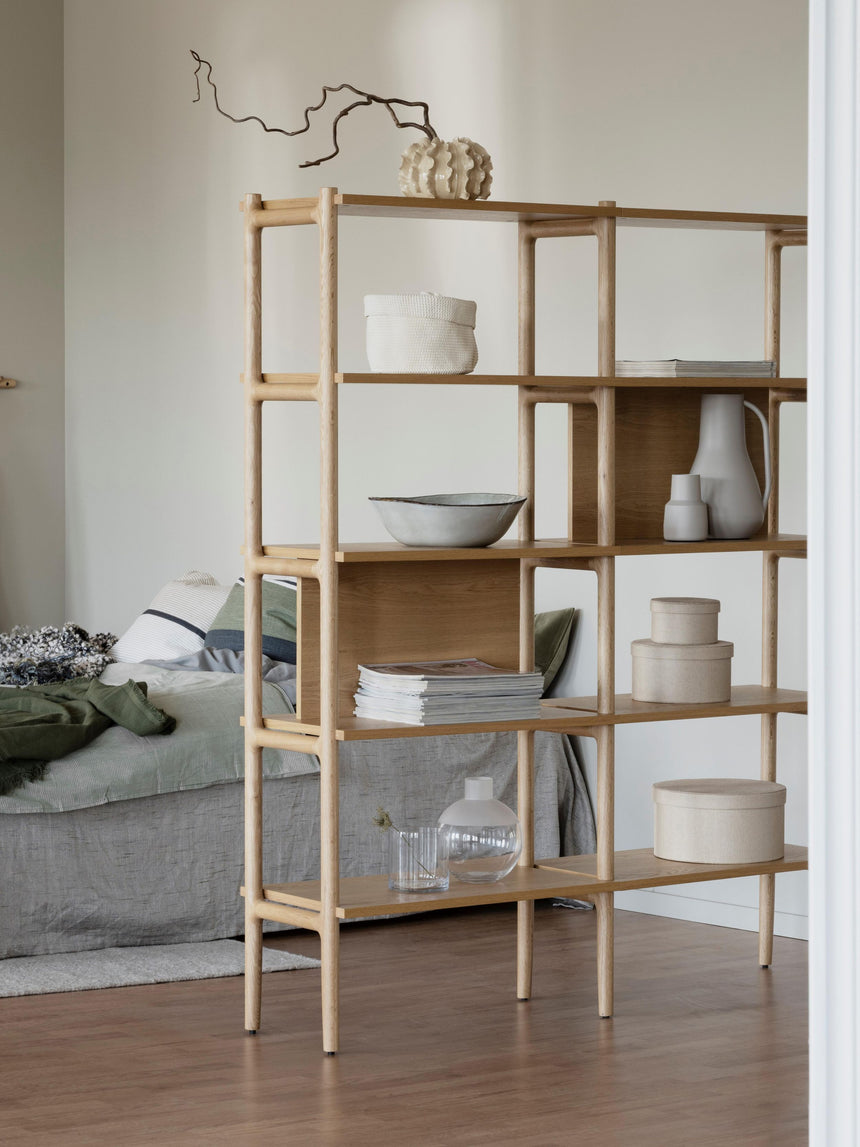 Elle Ahşap Kitaplık