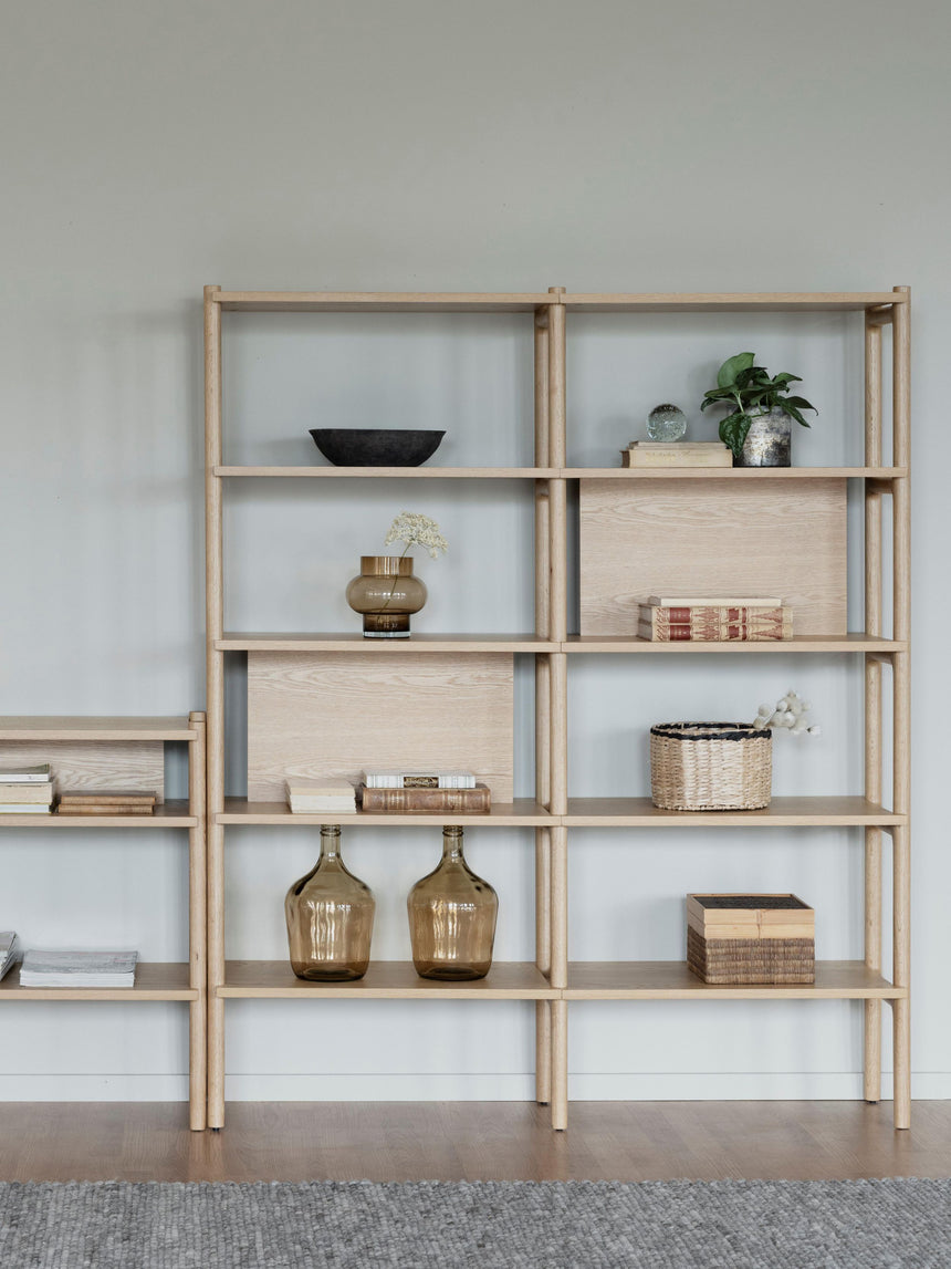 Elle Ahşap Kitaplık