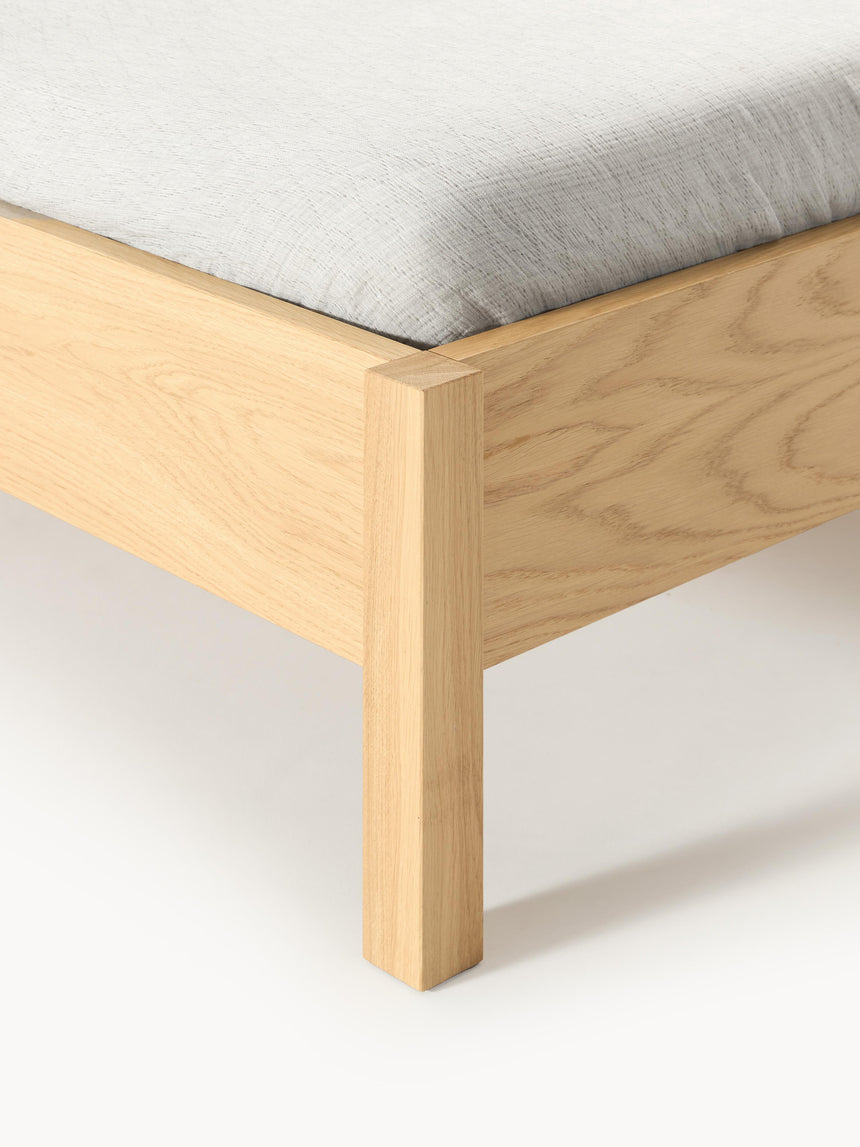 Kate Çift Kişilik Hazeran Ahşap Karyola Meşe