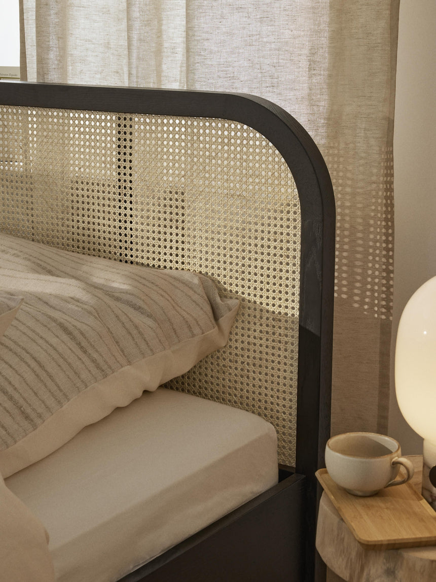 Kate Çift Kişilik Hazeran Ahşap Karyola Siyah