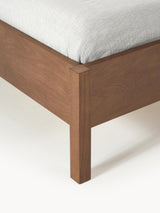 Kate Çift Kişilik Kırık Beyaz Bukle Ahşap Karyola Ceviz