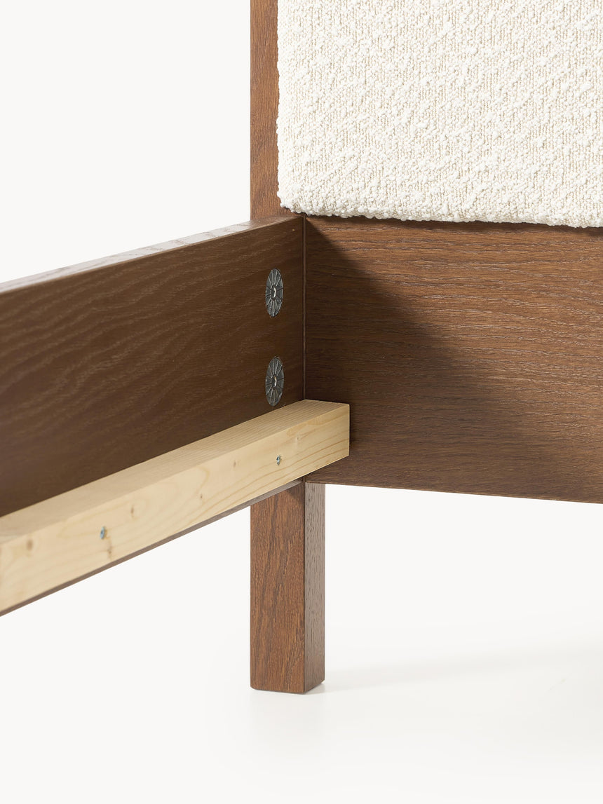 Kate Çift Kişilik Kırık Beyaz Bukle Ahşap Karyola Ceviz