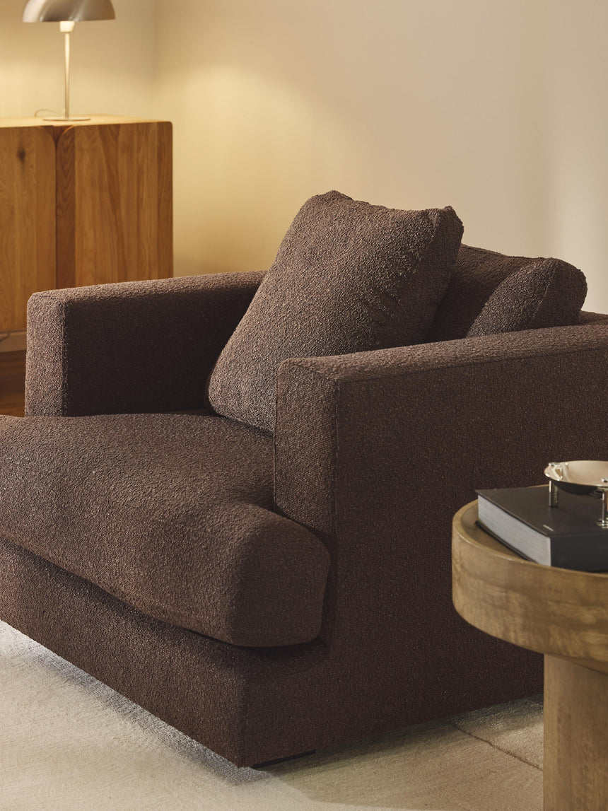 Model Tekli Koltuk Koyu Kahve Bukle