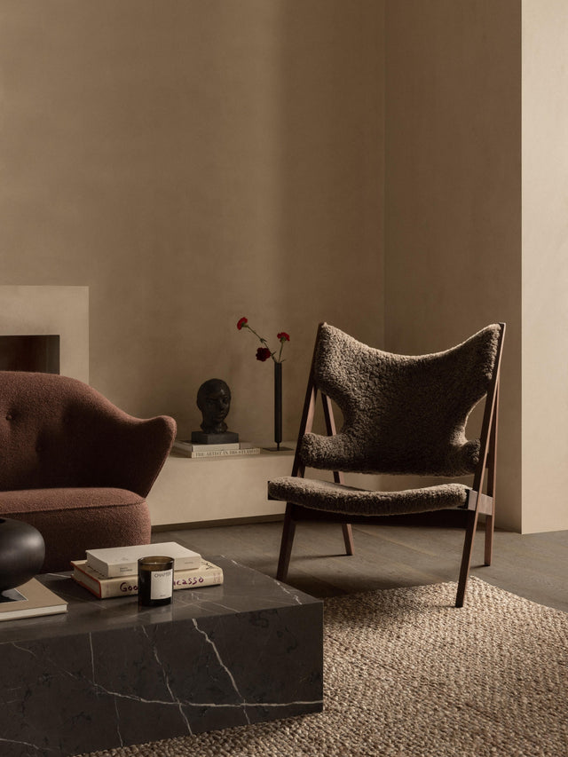 Play Ahşap Tekli Koltuk Kahve Koyun Postu Ceviz