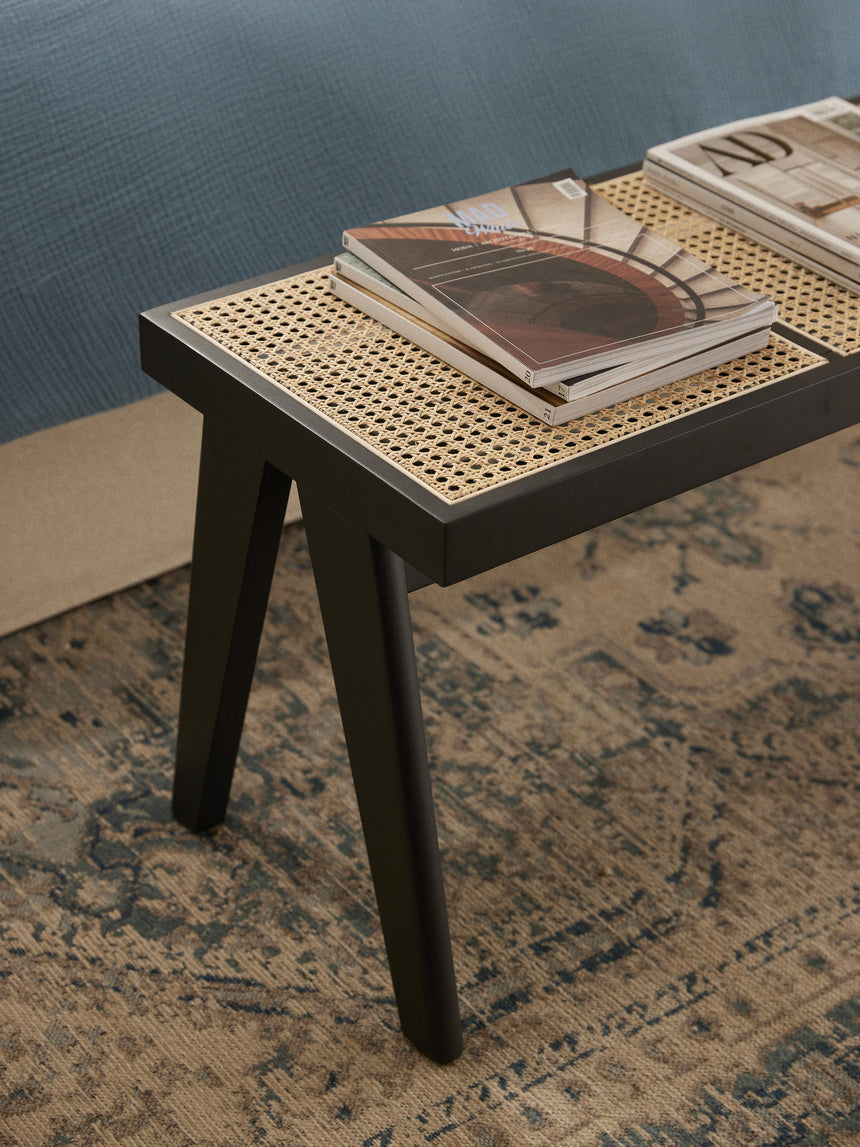 Sara Hazeran İşlemeli Ahşap Bank Siyah