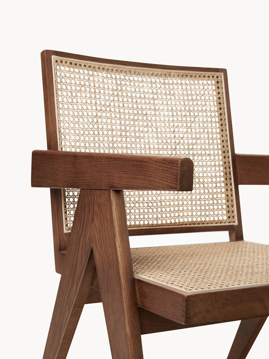 Sara Hazeran İşlemeli Ahşap Koltuk Ceviz