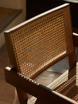 Sara Hazeran İşlemeli Ahşap Koltuk Ceviz