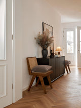 Sara Hazeran İşlemeli Ahşap Sandalye Ceviz