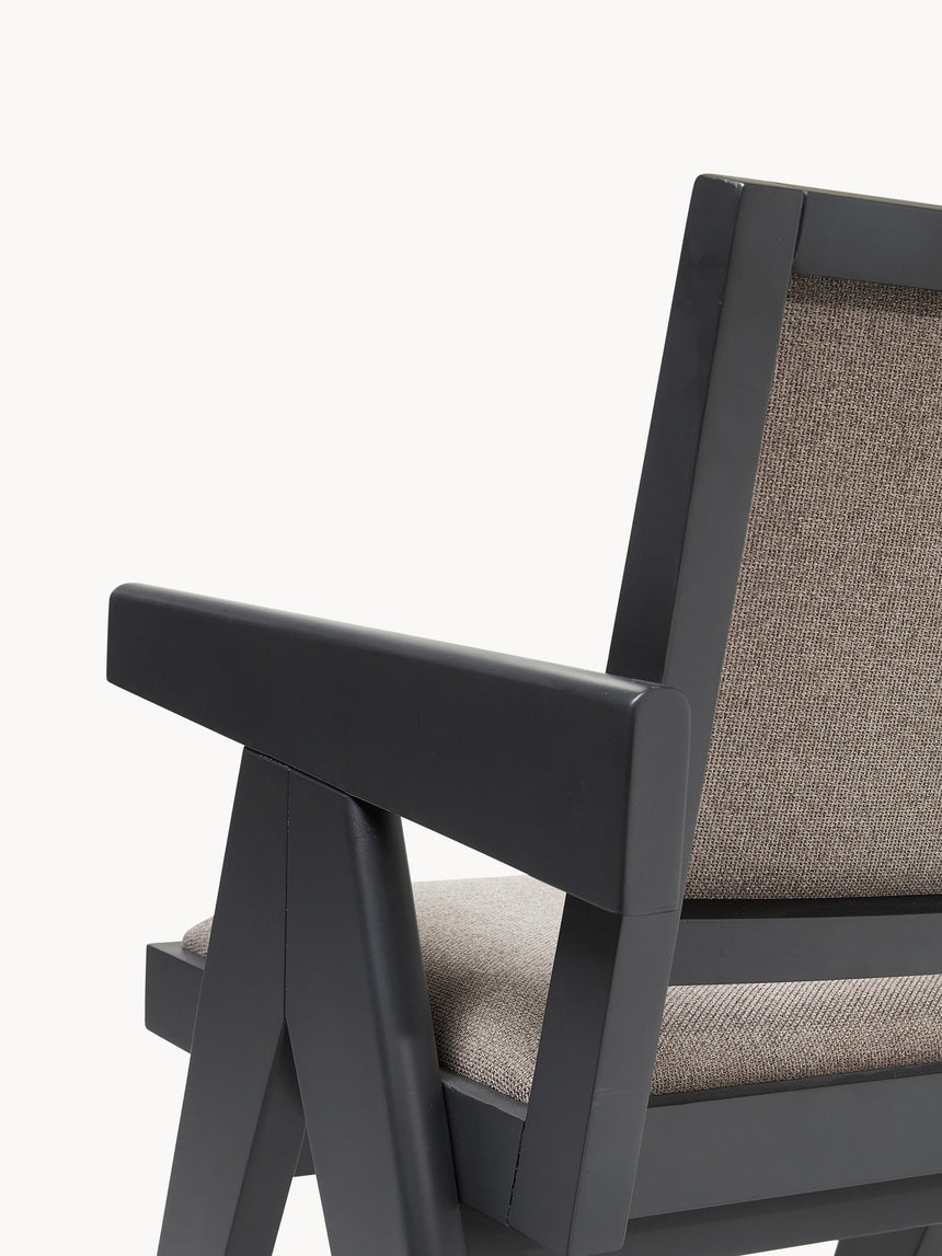 Sara Vizon Minderli Kollu Ahşap Sandalye Siyah