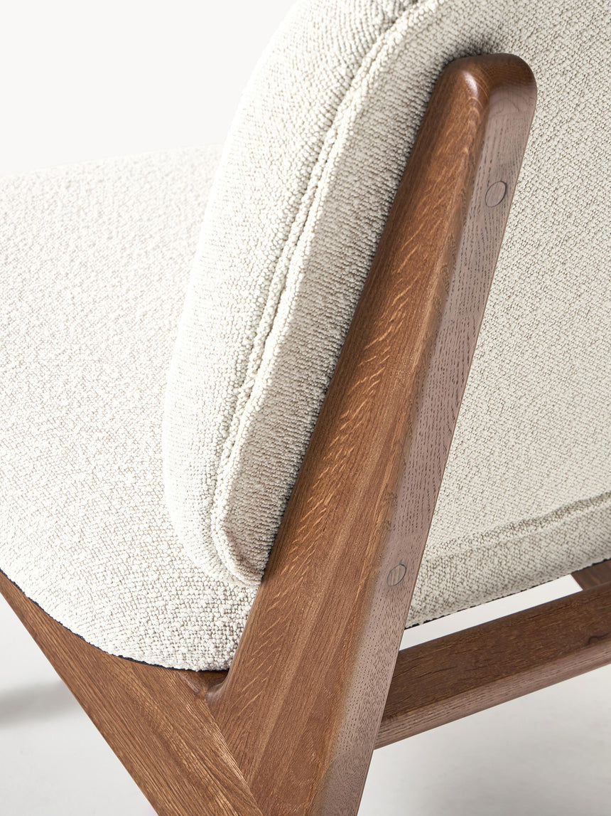 Vuhan Ahşap Tekli Koltuk Kırık Beyaz Bukle